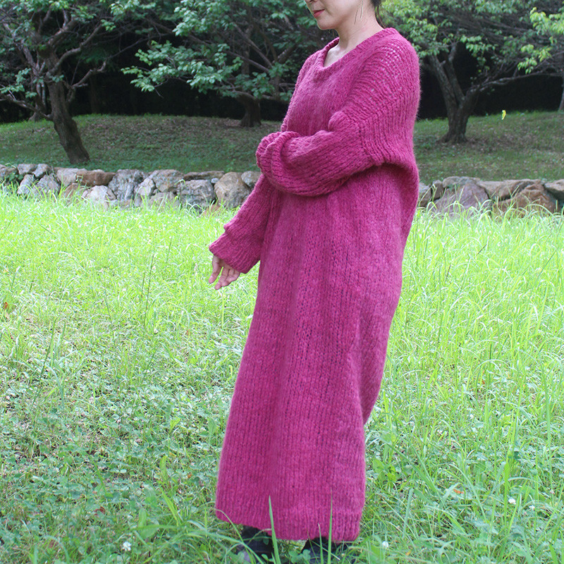 手編みモヘアラウンドネックロングワンピース　チェリーピンク