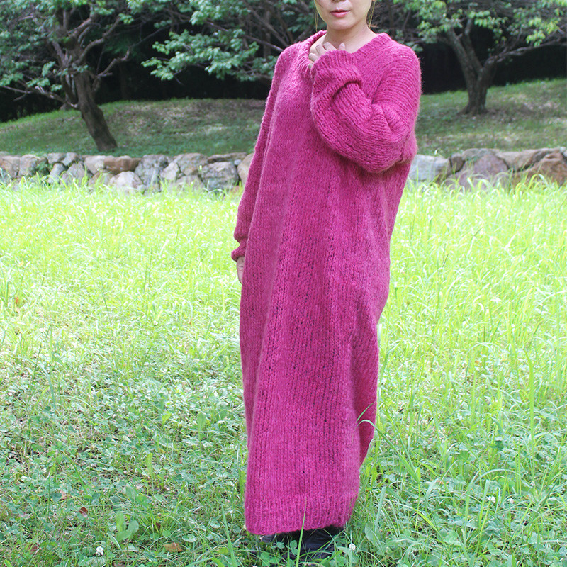手編みモヘアラウンドネックロングワンピース　チェリーピンク