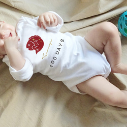 100天慶典/第一餐♡個人化嬰兒內衣連身衣100天/鯛魚長袖嬰兒禮物 第3張的照片