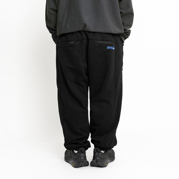 TMCAZ Secant Heavy Weight Sweatpant[Black]切線重磅運動褲 第4張的照片