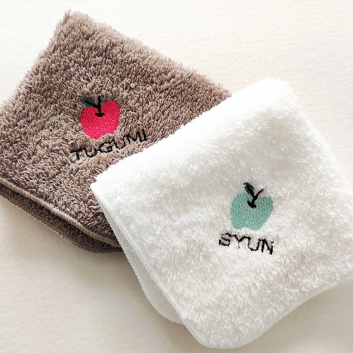 名入れ】刺繍ミニハンドタオル りんご ハンカチ・手ぬぐい まる 通販