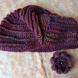 リバーシブルで被れます！！かぎ針編みで、引き上げ編みを駆使した、姉さんかぶりに見える帽子～～！コサージュ付き！！ 16枚目の画像