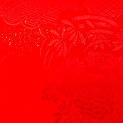 着物のファブリックパネル　ハレの日に　赤×菊花（2枚セット)  サスティナブル　着物リメイク　インテリア　正月飾り 7枚目の画像