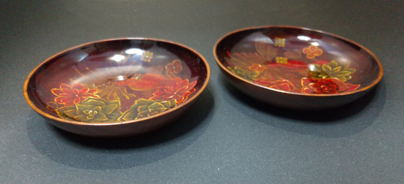 水に遊ぶ紫陽花と金魚のお皿(黄金魚) 4枚目の画像