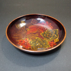 水に遊ぶ紫陽花と金魚のお皿(黄金魚) 2枚目の画像