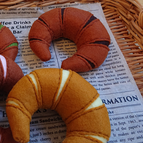 受注製作】フェルト ままごと クロワッサン おもちゃ・人形 musukari