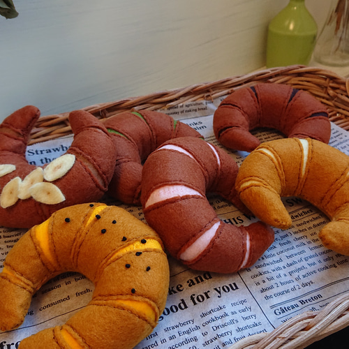 受注製作】フェルト ままごと クロワッサン おもちゃ・人形 musukari