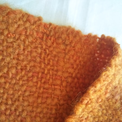 手紡ぎ、手織りマフラー（明るいオレンジ） 草木染め 9枚目の画像