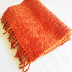 手紡ぎ、手織りマフラー（赤みがかったオレンジ） 草木染め、天然染料、ウール 19枚目の画像