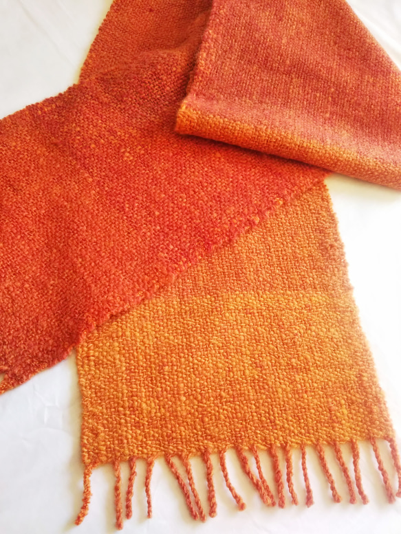 手紡ぎ、手織りマフラー（赤みがかったオレンジ） 草木染め、天然染料、ウール 12枚目の画像