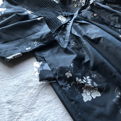 アンティーク大島紬のピンタックワンピース　コートワンピース　地空き黒　着物リメイク 6枚目の画像
