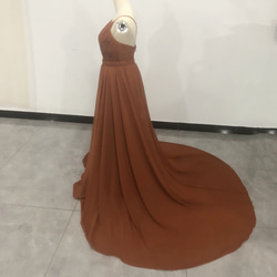 ふんわりシフォン製 テラコッタカラードレス Vネックドレス キャミソール ロングトレーン パーティードレス+オーバースカ 3枚目の画像