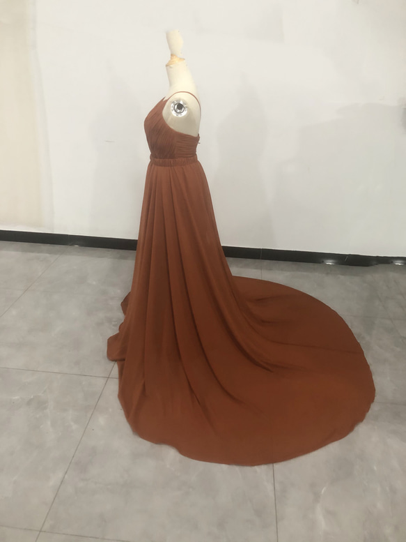 ふんわりシフォン製 テラコッタカラードレス Vネックドレス キャミソール ロングトレーン パーティードレス+オーバースカ 3枚目の画像