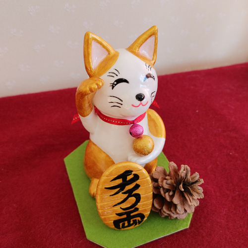 作家さんハチワレ猫と金魚の置物 猫と金魚 ハチワレ猫と金魚(黒白に赤) ハチワレ キタンクラブ