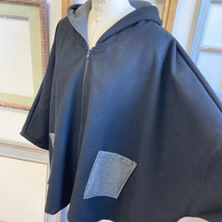 促銷價★ 人氣再次上架❤️ 羊毛材質雨披式蝙蝠派克大衣黑灰色（無尺碼L-LL） 第12張的照片