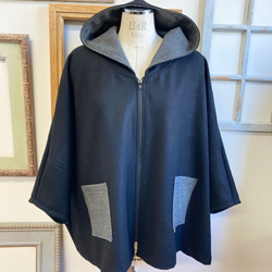 促銷價★ 人氣再次上架❤️ 羊毛材質雨披式蝙蝠派克大衣黑灰色（無尺碼L-LL） 第1張的照片