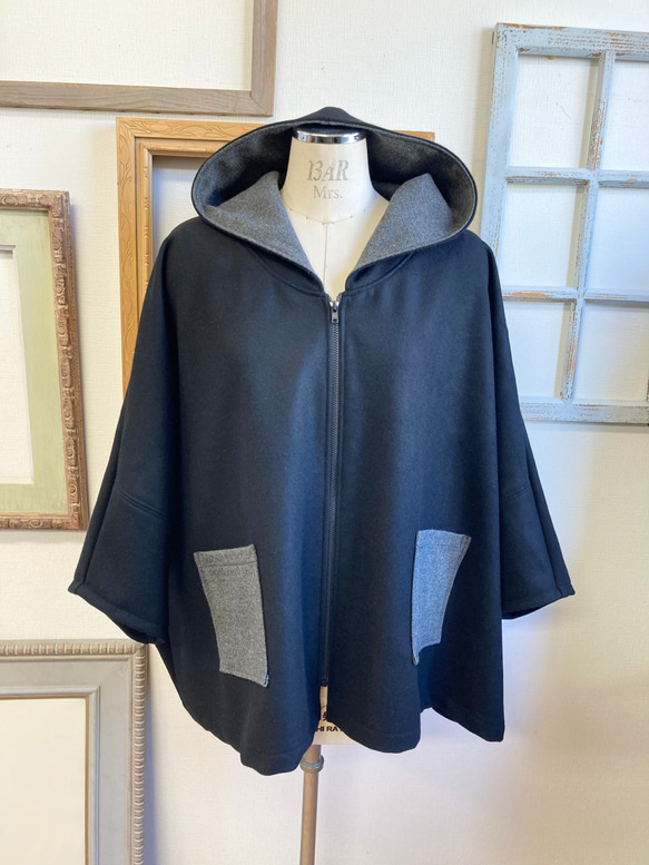促銷價★ 人氣再次上架❤️ 羊毛材質雨披式蝙蝠派克大衣黑灰色（無尺碼L-LL） 第1張的照片