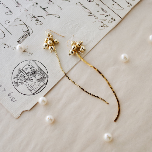 k18ヴィンテージチェーンとビーズの揺れる耳飾り ピアス（フック  