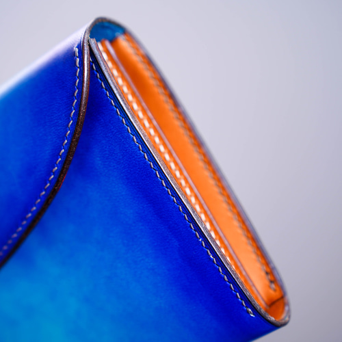 ◆値下げしました◆ブルーグラデーションウォレット 大容量・軽量】二つ折り財布 蛇革 カルテラ （ブルーグラデーション