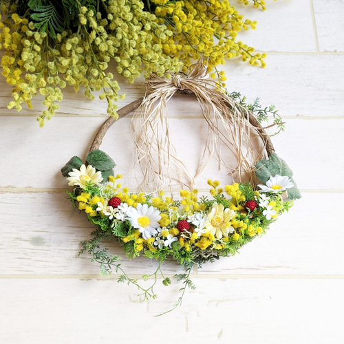 玄関ドアリース ミモザとマーガレットとベリーのリース 大きめリース