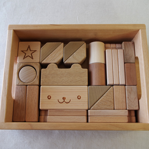 TSUMIKIくん』～積み木・型はめ遊び・くるまや動物が作れるよ～【出産