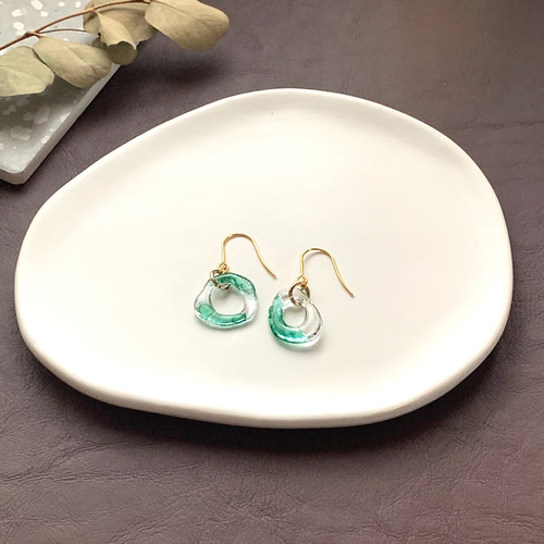 ぺイントイヤリング・ピアス【Fresh Green】プラバン レジン 大人