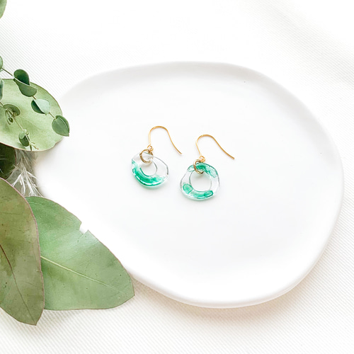 ぺイントイヤリング・ピアス【Fresh Green】プラバン レジン 大人