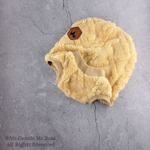 ダイヤ&ケーブル編み模様ボアフリース☆タンクトップ☆ベアベージュ