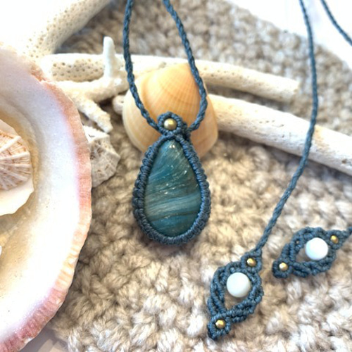 オパールのシンプルマクラメネックレス ❈ピンクコモンオパール♥マクラメネックレス♪R810 - メルカリ