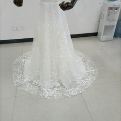 輝きな光彩を放つ ウエディングドレス ソフトチュール ビスチェ3D立体レース刺繍 華やかなトレーン/結婚式/披露宴 6枚目の画像