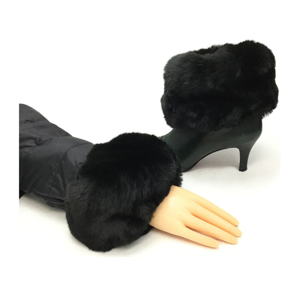 ペトラ【PETRA】足首ウォーマー　手首ウォーマー　ファーウォーマー　ゴージャス　伸縮性ありウォーマー 1枚目の画像