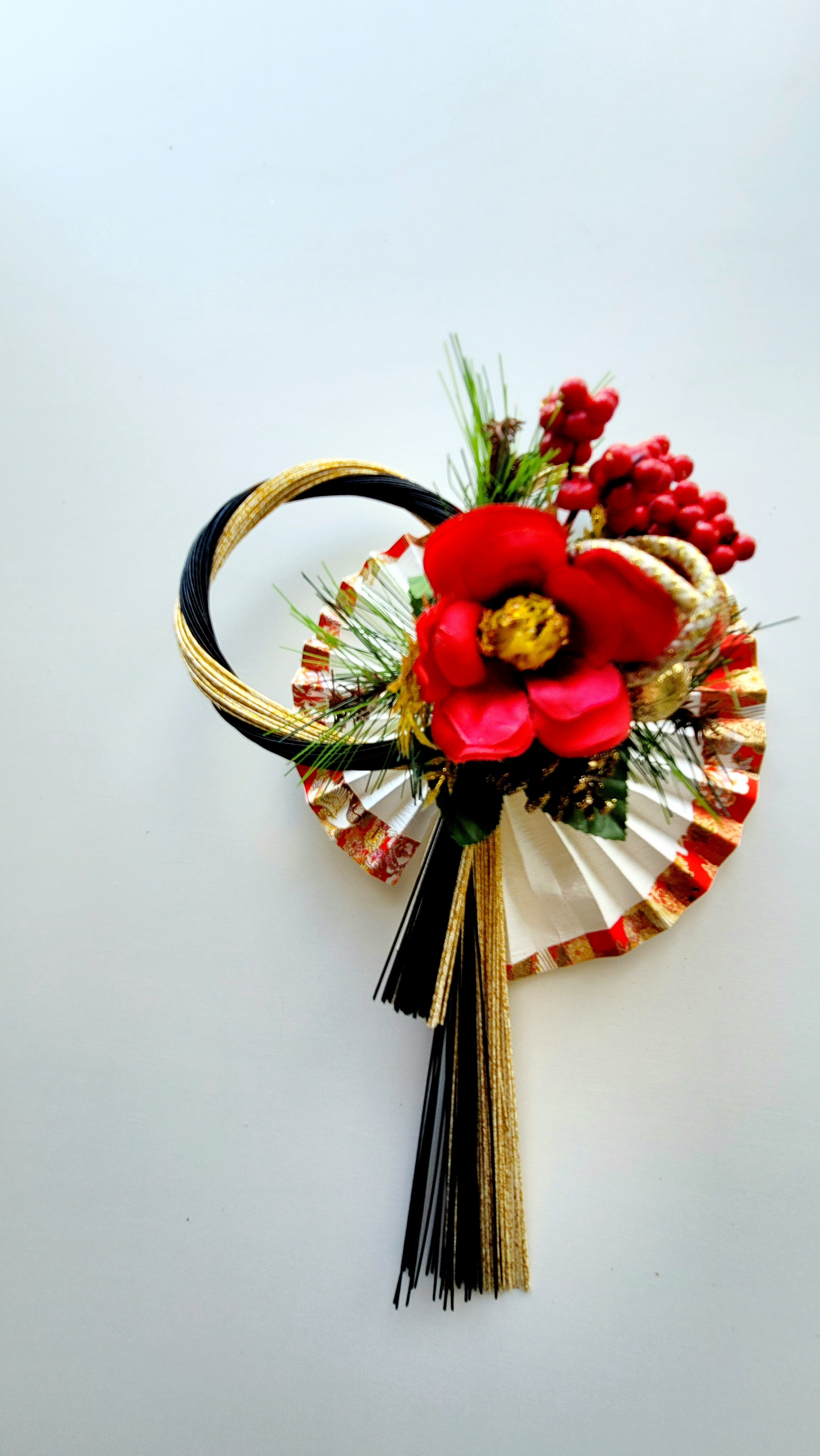 しめ縄リース　白　赤椿　柄扇　水引
