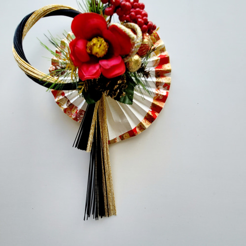 黒金水引結び注連縄白扇赤椿 しめ縄 正月 正月飾り 正月リース しめ縄