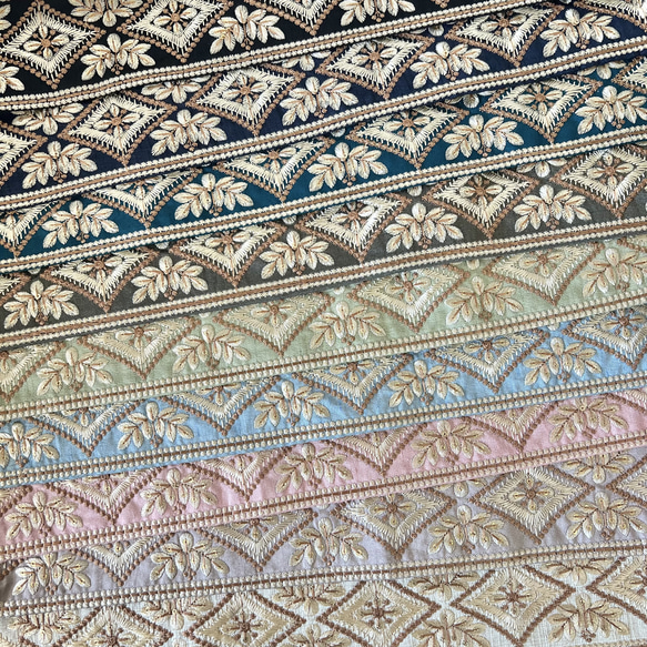 30cm  インド刺繍リボン  シルク  花とひし形柄 2枚目の画像
