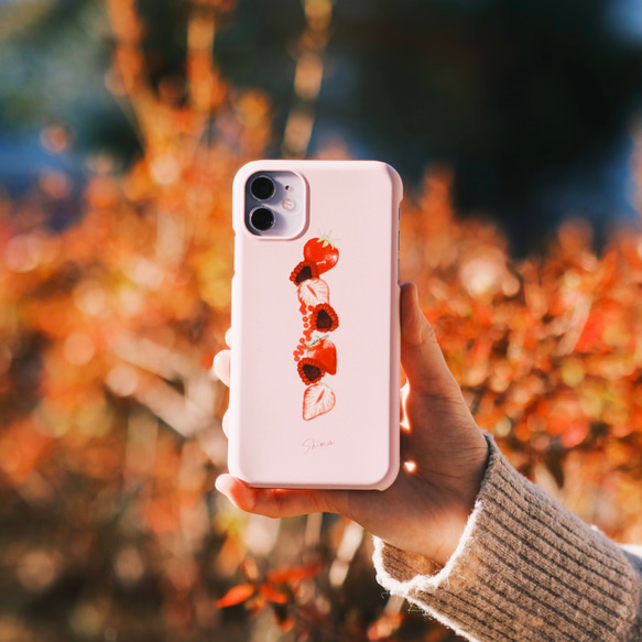 iPhone15対応！【受注生産】iPhoneケース　真っ赤なベリー（くすみピンク） 2枚目の画像