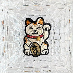 ビーズ刺繍ブローチ　- 招き猫　- 2枚目の画像