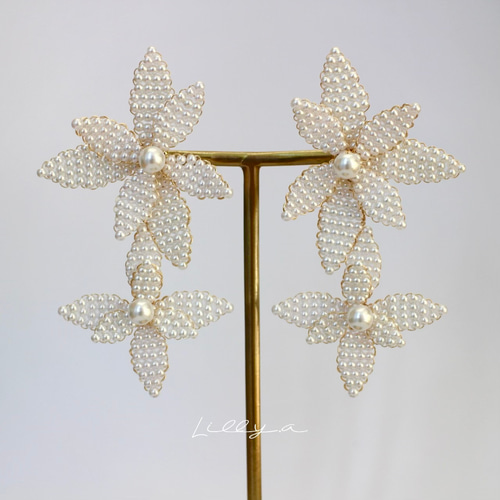 300 ゴールド　プレート　パール　ピアス　イヤリング　ハンドメイド　結婚式 29〉パールフラワーイヤリング （ゴールド シルバー ピアス