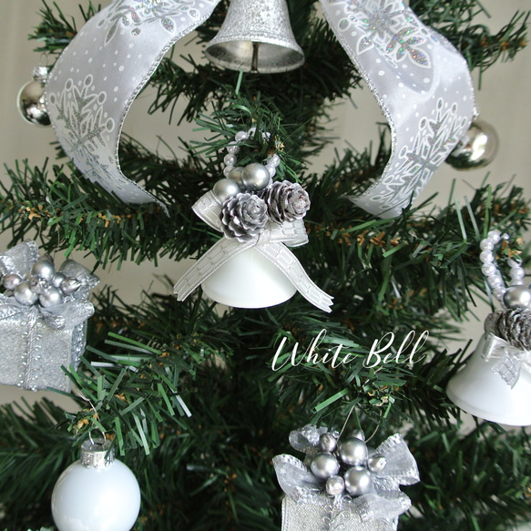 ホワイトベル　クリスマスオーナメント　シルバーの木の実 白のリボン　6個セット　クリスマスインテリア　R&yCH73 2枚目の画像
