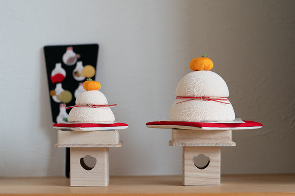 【お正月飾り】ちりめん鏡餅- 紅白リバーシブル座布団・木の台付き - 京都の縫製師が手縫いしました 18枚目の画像