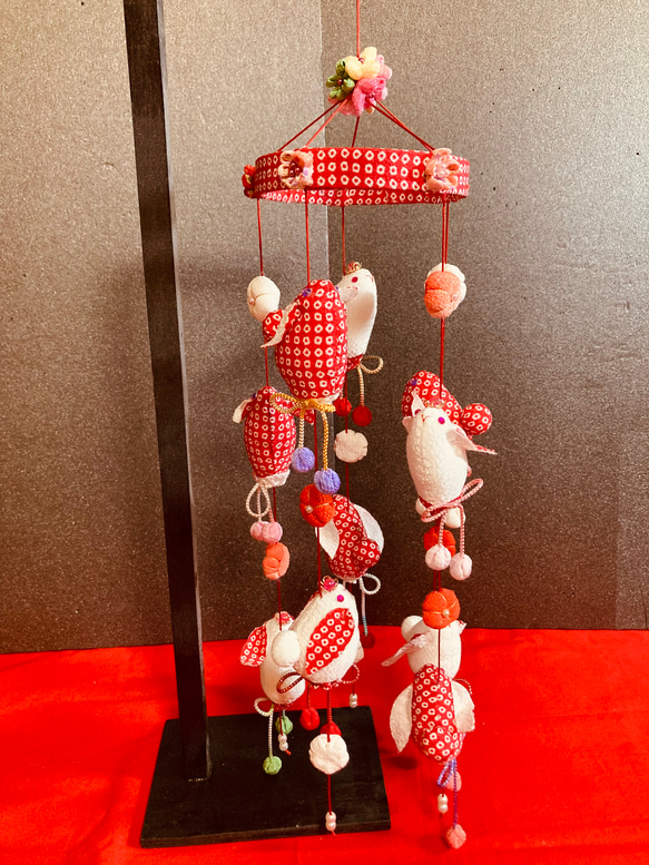 梅と雪兎の吊るし飾り　(5本吊り) 3枚目の画像