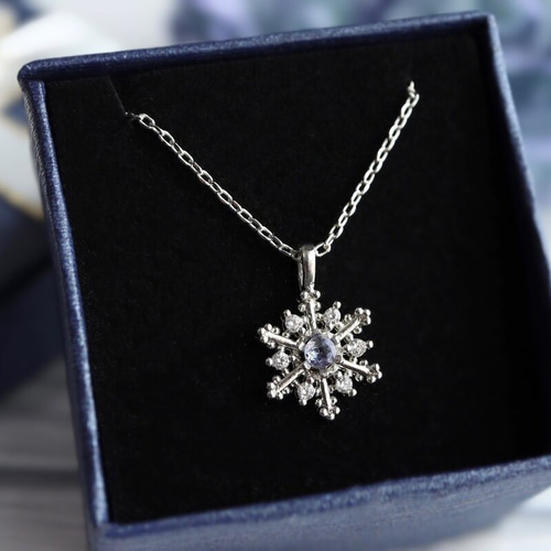 雪花のネックレス＊タンザナイト＊天然石＊雪の結晶 ネックレス