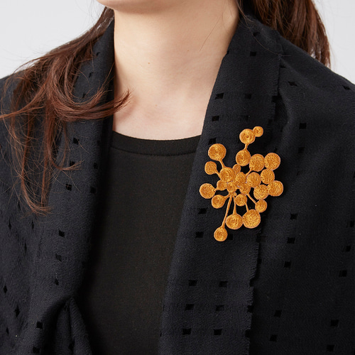 刺繍ブローチ 048 ブローチ ga.la 通販 14985046｜Creema(クリーマ)