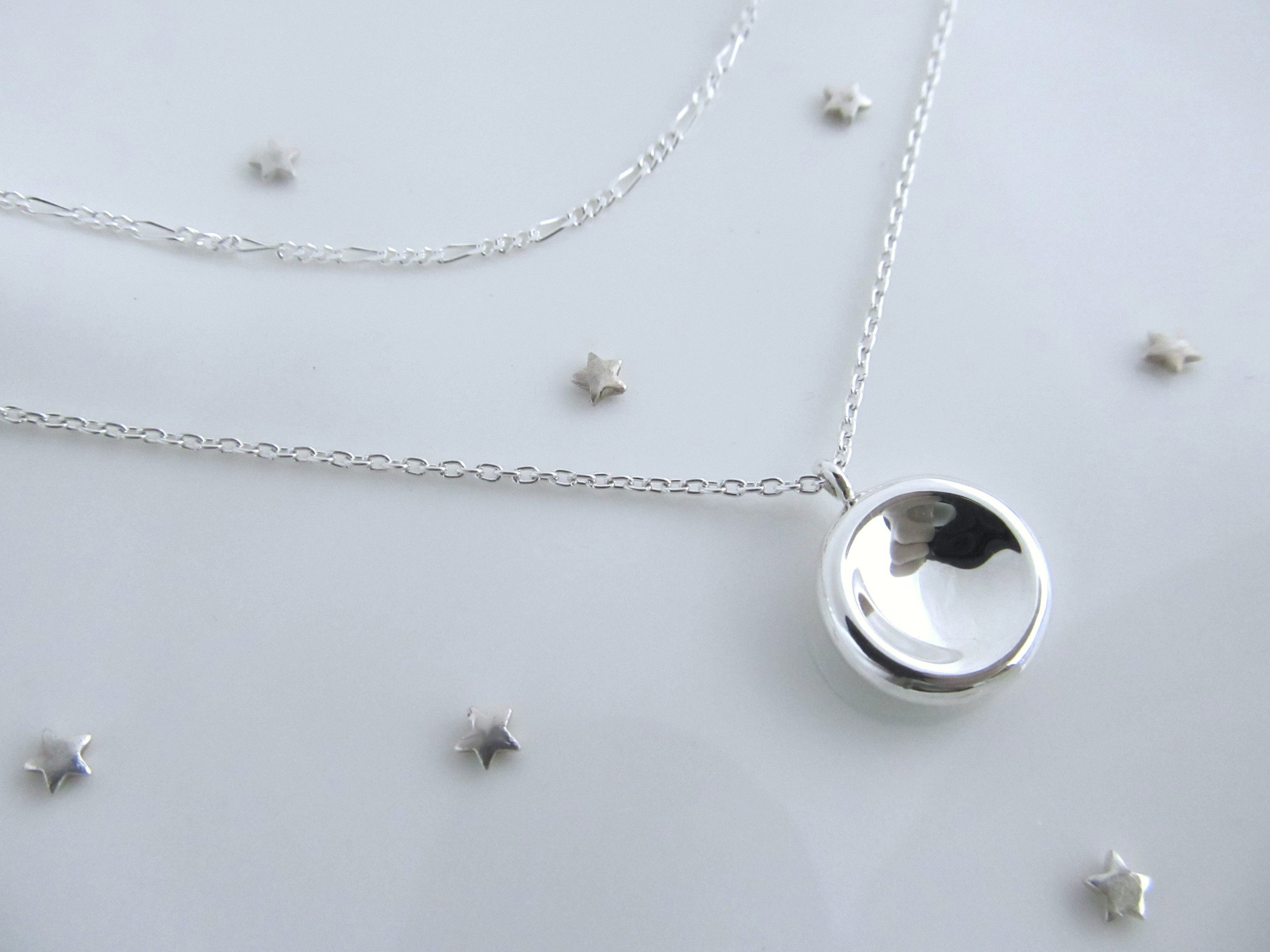 まあるい月のペンダント