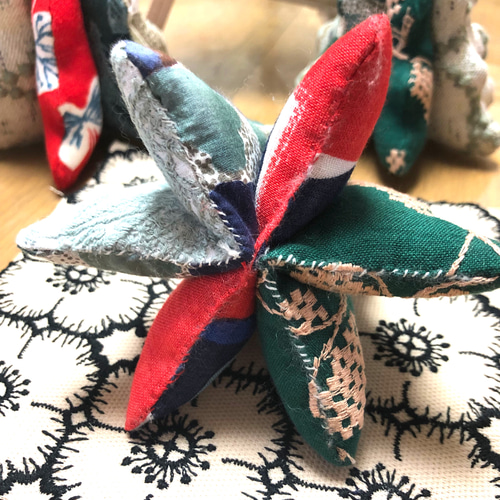 ミナペルホネンsing leafクリスマスツリー型チャーム限定 ミナペルホネンsing leafクリスマスツリー型チャーム限定｜