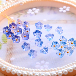 変色素材★すずらん　ペチュニア　ミニお花のガラスビーズ　ブルー→バイオレット 12枚目の画像