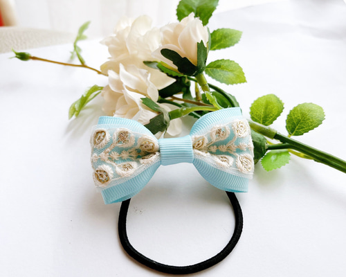 再販】インド刺繍キッズリボン✳︎葉っぱ柄スパンコール刺繍、水色