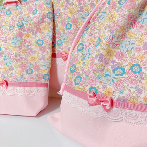 F4-ピンク花柄フリル　女の子レッスンバッグ体操着袋上履き入れ　入園入学セット 受注制作】3点セット花柄リボン ピンク レッスンバッグ 上履き入れ