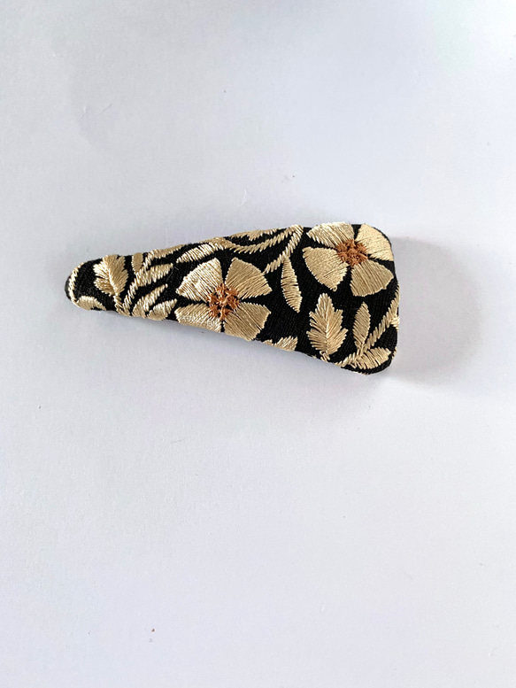 印度刺繡絲帶黑金米色設置三針髮夾按扣 第6張的照片