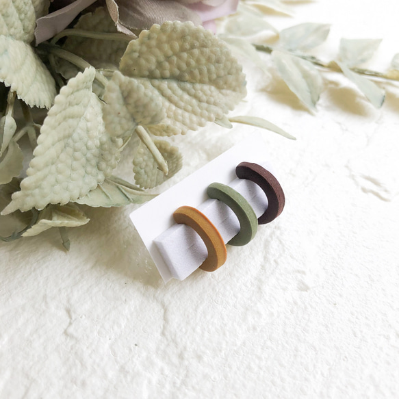 軽い/アースカラーのイヤーカフ/3点セット/カーキ/ブラウン/マスタード/クレイ 1枚目の画像
