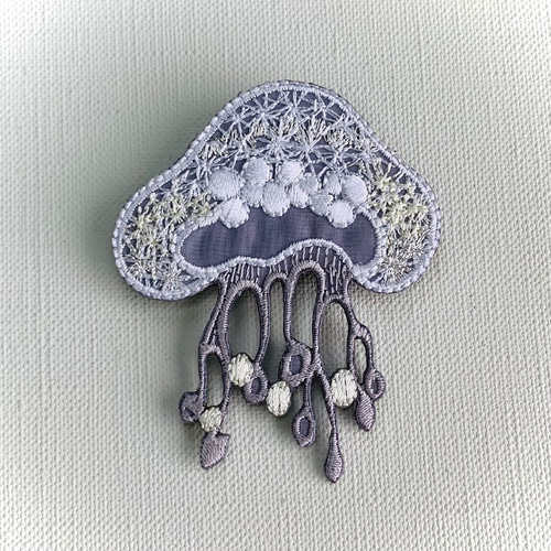 クラゲ刺繍ブローチ 090 ブローチ ga.la 通販 14986052｜Creema